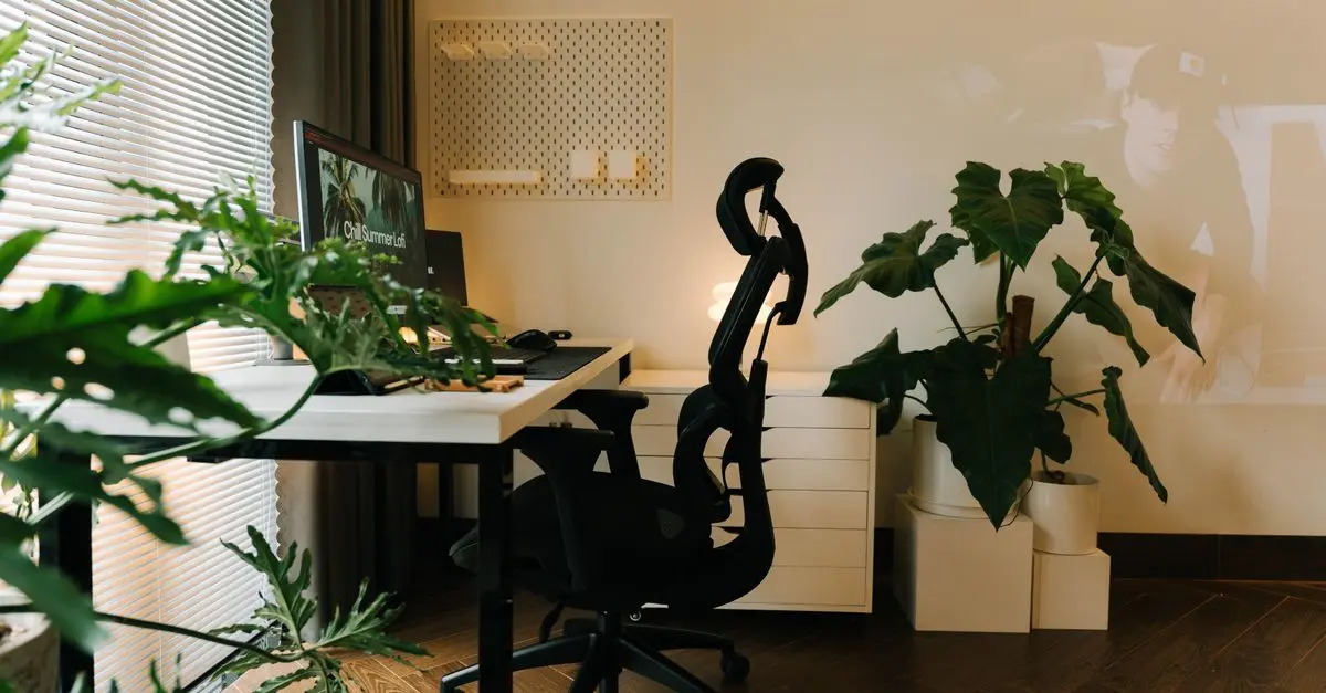 Best Aesthetics for a Confidence-Boosting Workspace